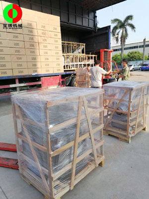 越南经销客户再次订购大批鱼虾采肉机!